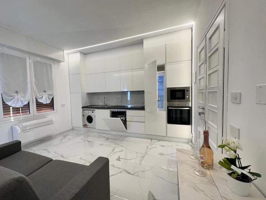 Suite Aurora Luxury In The Center Of Sanremo Luaran gambar